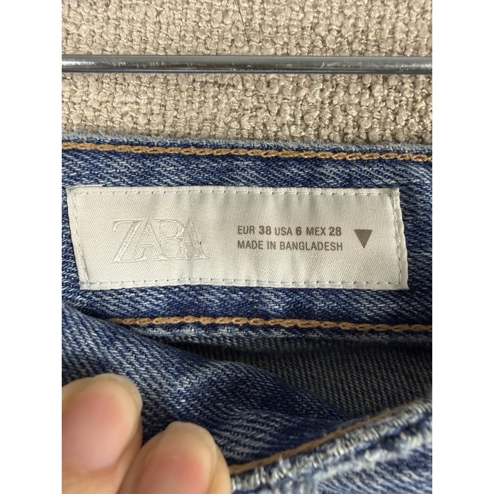 Zara TRF‎ Mid Rise Boyfriend Jeans Womens Size 6 Distressed Denim 4365/222/400 - Picture 4 of 6